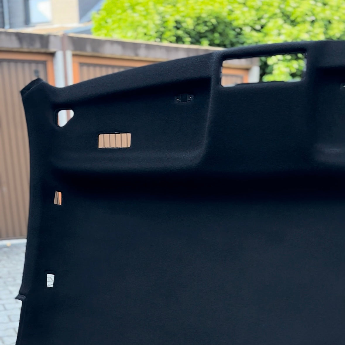 Dachhimmel-Lackierung von Himmelwerk: gleichmäßiges, langlebiges Finish – farbtreu abgestimmt auf den Innenraum. Optional Einbau in NRW. Jetzt anfragen.