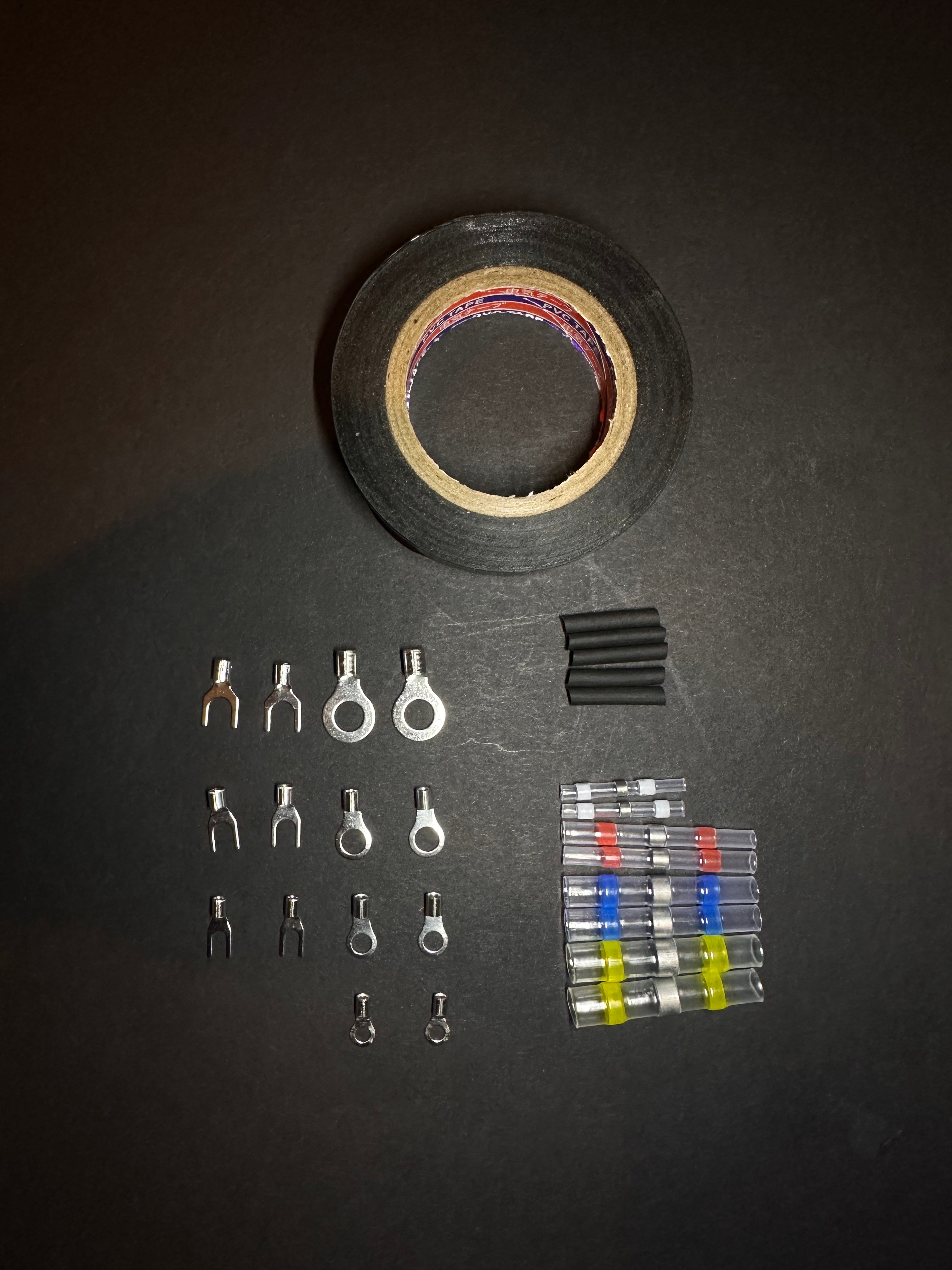 Himmelwerk EInbau-Set: Isolierband, Schrumpfschläuche, Lötverbinder, Klemmen, schwarze Einmalhandschuhe für die Selbstmontage 