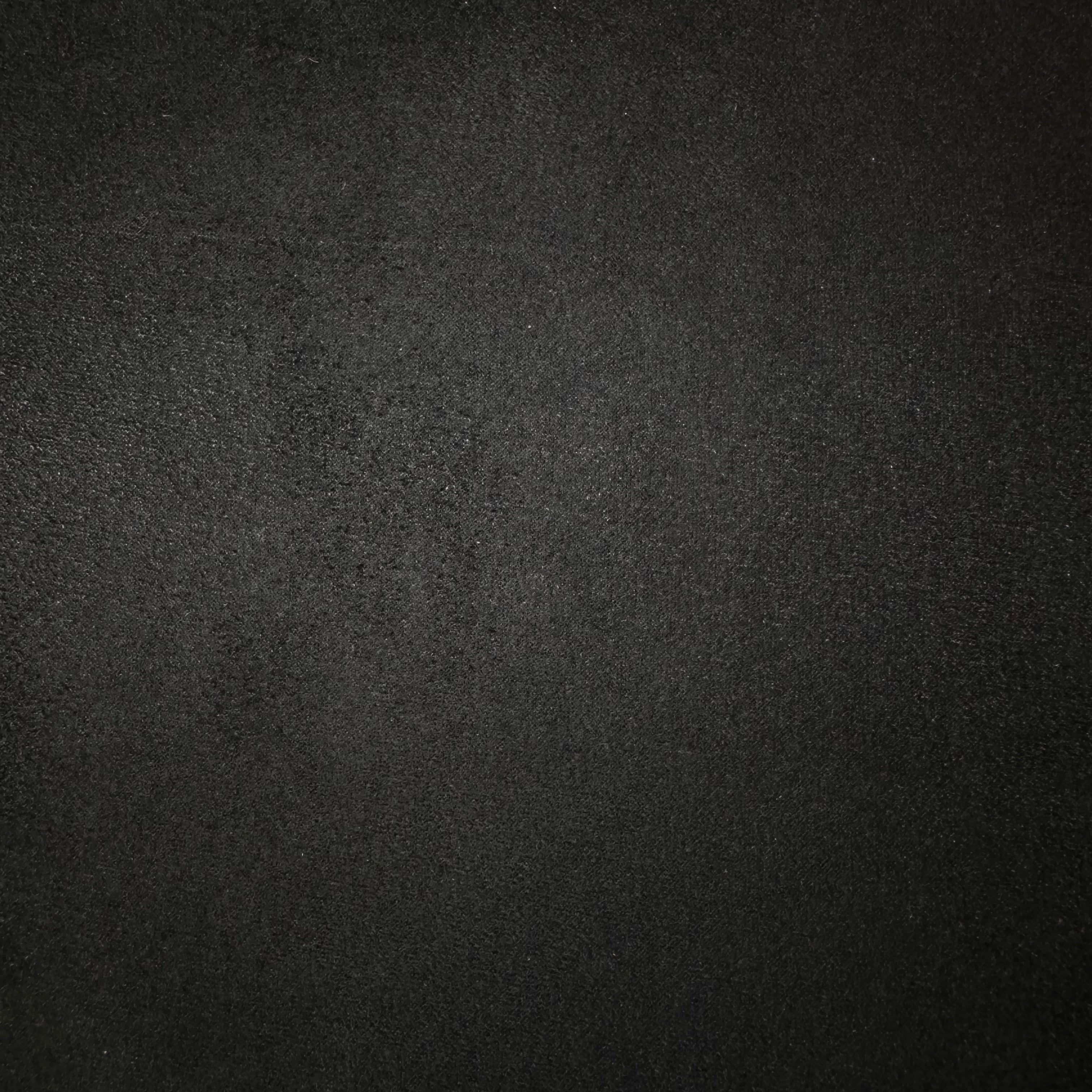 Dachhimmel Folierung mit Alcantara-Imitat in schwarz – handgefertigt, hochwertig und optional mit Sternenhimmel.